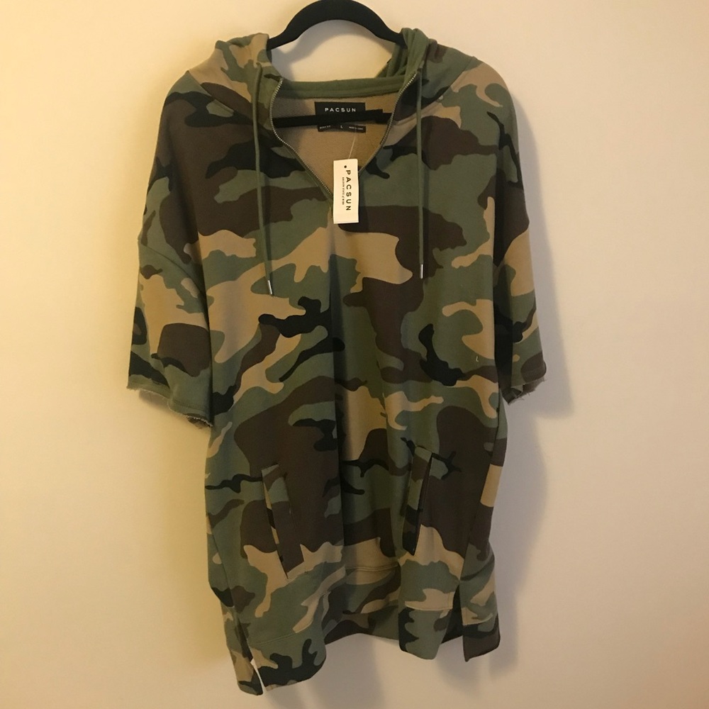 Camouflauge Pacsun shortsleeved hoodie⭐️